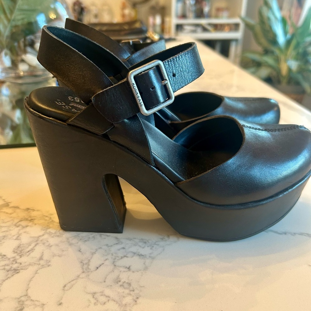 Kork Ease platform black shoes